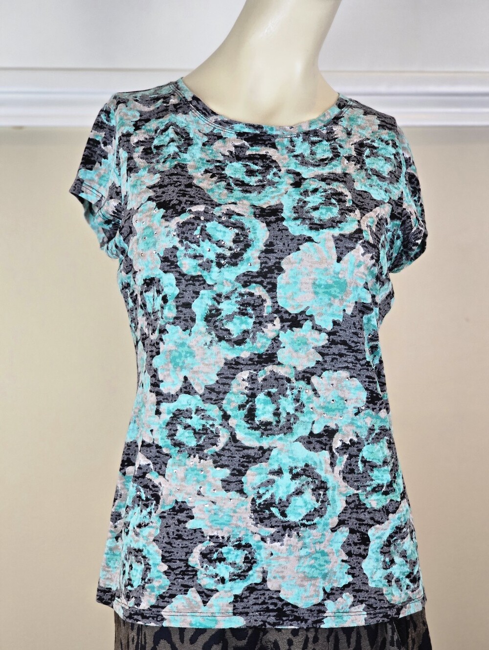 Sz XL- Fits Size Small. Vintage INC Y2K Teal Floral Burnout Rhinestone Top.
